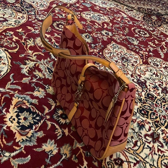 Coach hand bag - Picture 2 of 3